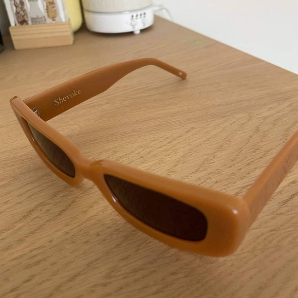 SHEVOKE Norm Tan sunglasses - Picture 3 of 3